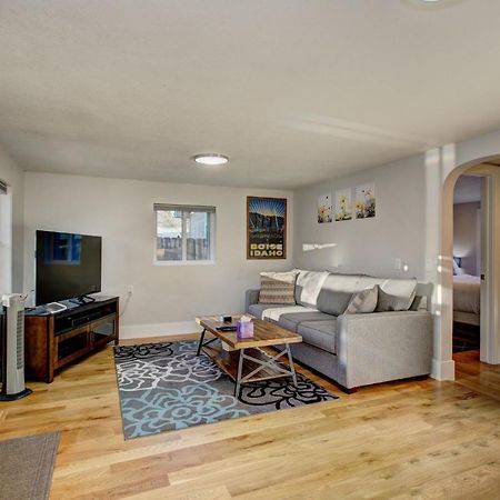 Little Blue Bungalow On Boise'S Bench, Pet Friendly, Fully Fenced Yard With Doggie Door! 2 Miles From Bsu, 5 Minutes From Downtown Boise, Desk And Workstation For Remote Workers, 2 Tv'S Large Walk-In Closet, Good For Mid-Term Stays Экстерьер фото